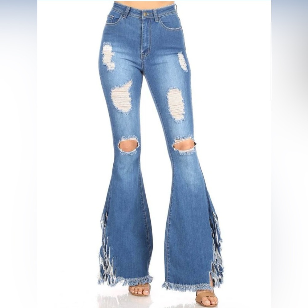 T31. FRINGE
BELL BOTTOM
JEANS-SMALL